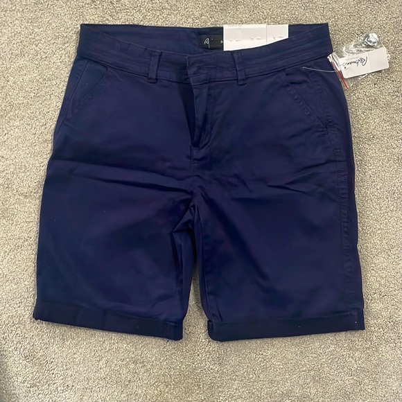Reitmans chino dark blue short size: 0 - Picture 1 of 6
